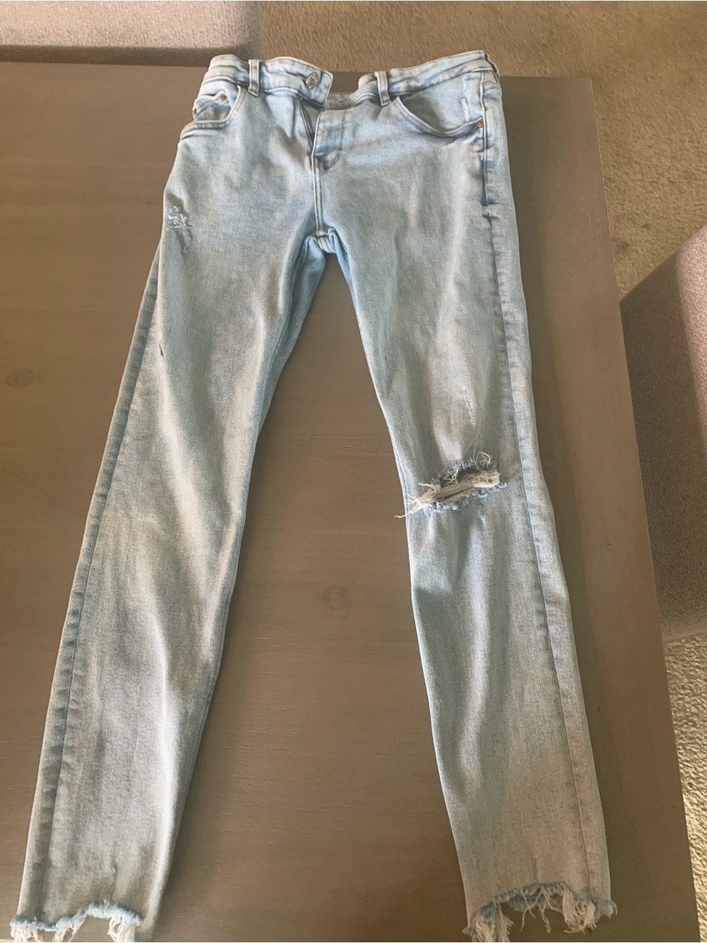 Zara Light Blue Skinny Jeans with Distressed Knee